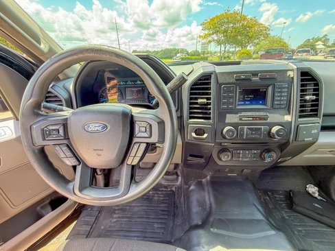 Used 2017 Ford F150 XL w/ Equipment Group 101A Mid image 9