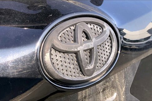 Used 2018 Toyota RAV4 SE image 9