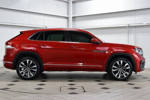 Used 2021 Volkswagen Atlas Cross Sport SEL R-Line image 9