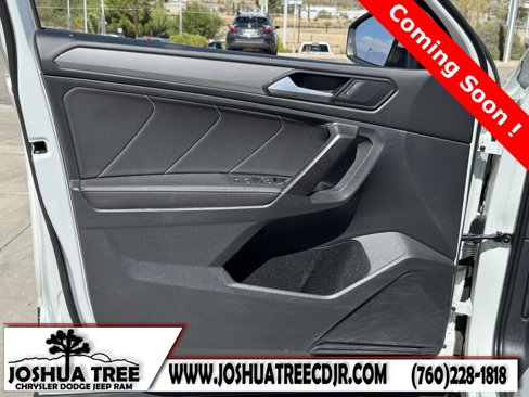 Used 2022 Volkswagen Tiguan SE image 29