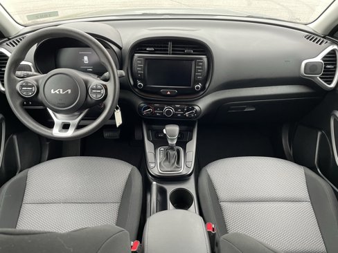 Used 2023 Kia Soul LX w/ LX Technology Package image 4