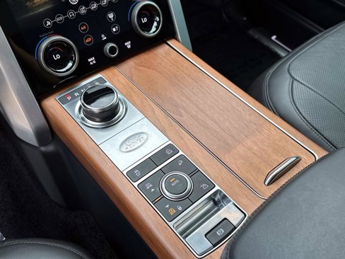 Used 2020 Land Rover Range Rover HSE image 24