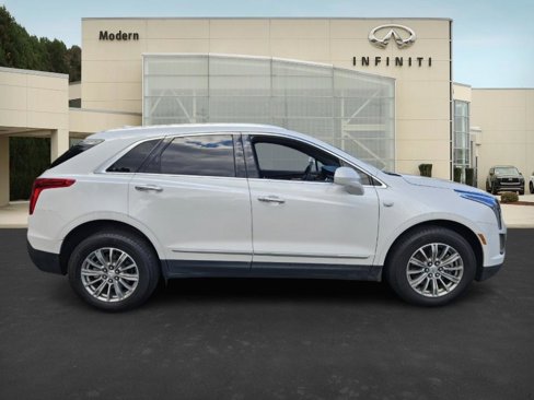 Used 2018 Cadillac XT5 Luxury w/ Driver Awareness Package image 3