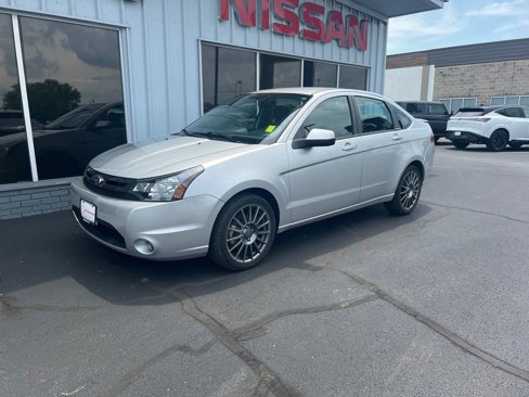 Used 2010 Ford Focus SES image 1
