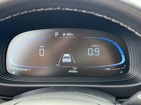 Used 2023 Hyundai Venue SEL image 17