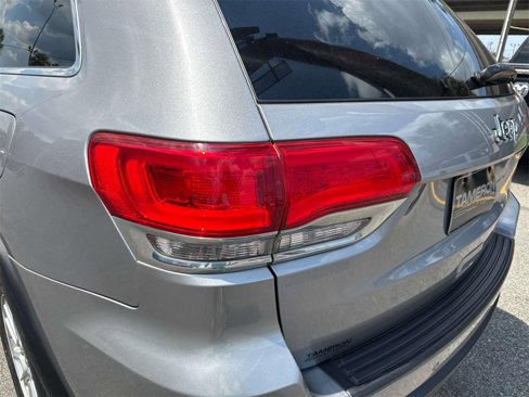 Used 2019 Jeep Grand Cherokee Laredo image 14