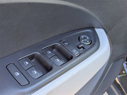 Used 2023 Hyundai Venue SEL image 12