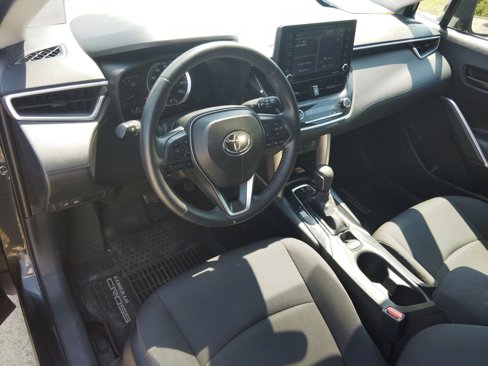 Used 2022 Toyota Corolla Cross LE image 4