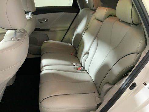 Used 2015 Toyota Venza XLE image 32