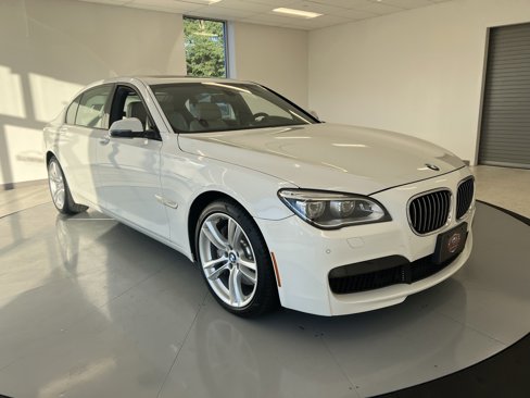 Used 2014 BMW 750Li xDrive image 45