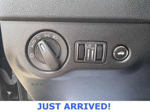 Used 2023 Dodge Charger SXT image 11