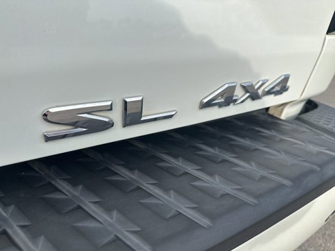 Used 2020 Nissan Titan SL w/ Moonroof Package image 41