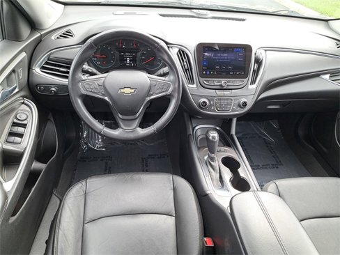 Used 2020 Chevrolet Malibu LT w/ Leather Package image 15