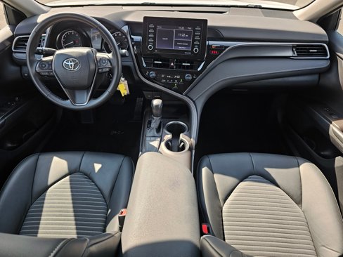 Used 2024 Toyota Camry SE image 10