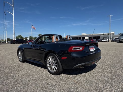 Used 2018 FIAT 124 Spider Lusso w/ Convenience Group image 7