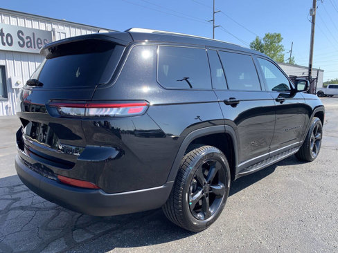 Used 2023 Jeep Grand Cherokee L Limited w/ Black Appearance Package image 9