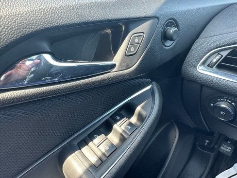 Used 2018 Chevrolet Cruze LT w/ RS Package image 64