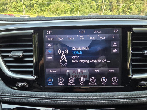 Used 2018 Chrysler Pacifica Limited w/ S Appearance Package image 15