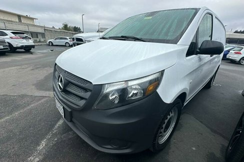 Used 2017 Mercedes-Benz Metris image 2