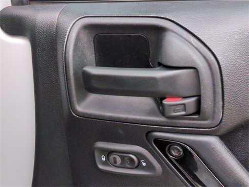 Used 2015 Jeep Wrangler Unlimited Sahara w/ Dual Top Group image 27
