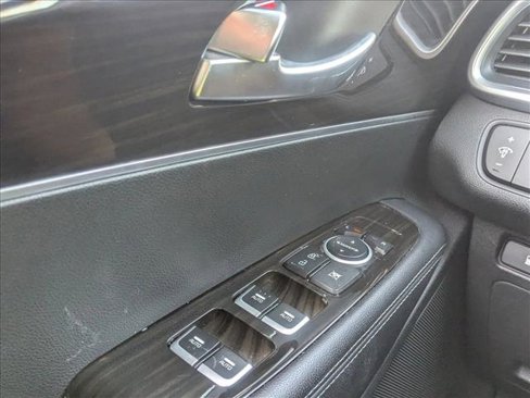 Used 2020 Kia Sorento S image 9
