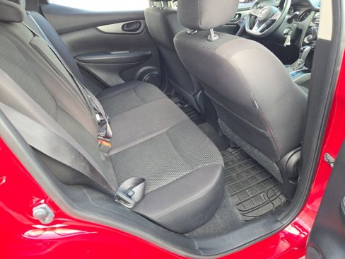 Used 2018 Nissan Rogue Sport S image 9