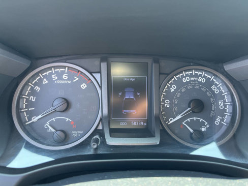 Used 2018 Toyota Tacoma TRD Off-Road image 31