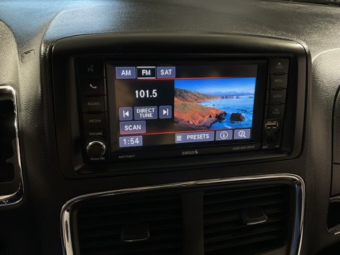 Used 2019 Dodge Grand Caravan SXT image 21