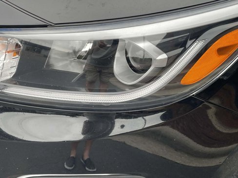 Used 2021 Kia Sedona LX image 10