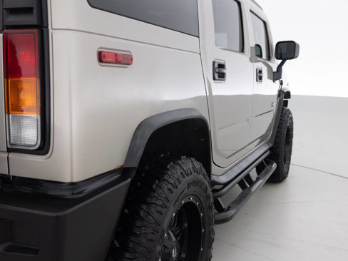 Used 2003 HUMMER H2 w/ Preferred Equipment Group image 14