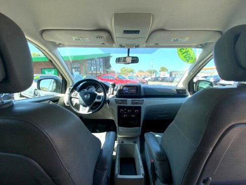 Used 2013 Volkswagen Routan SE image 22