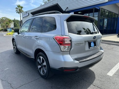 Used 2017 Subaru Forester 2.5i Limited w/ Popular Package #2 image 4