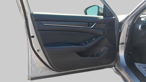 Used 2018 Honda Accord EX image 15