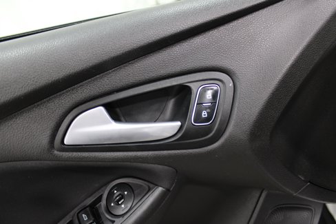 Used 2017 Ford Focus SE image 8