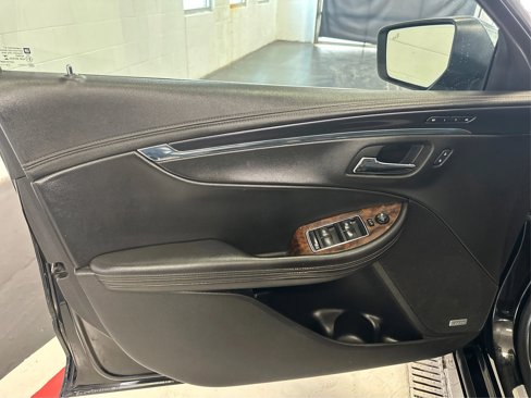 Used 2014 Chevrolet Impala LTZ image 23