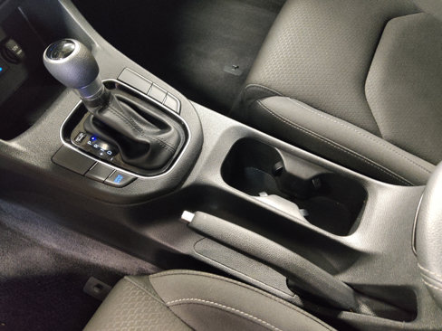Used 2018 Hyundai Elantra GT image 26