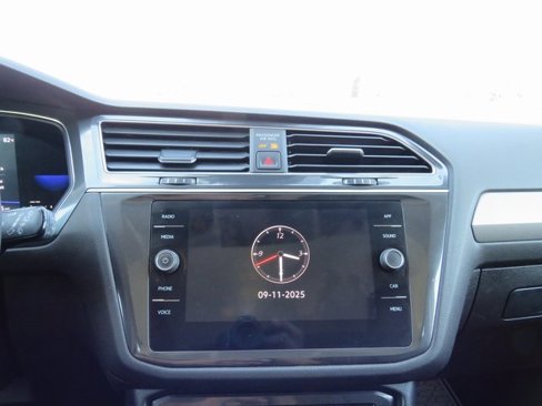 Used 2022 Volkswagen Tiguan SE image 16