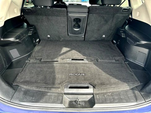 Used 2018 Nissan Rogue SV image 8
