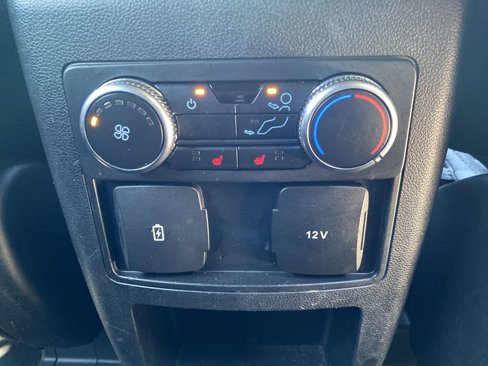 Used 2020 Ford Explorer XLT w/ Comfort Package image 39