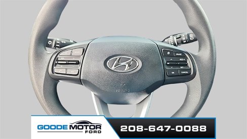 Used 2022 Hyundai Venue SE image 12