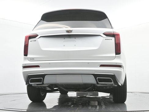 New 2025 Cadillac XT6 Luxury image 18