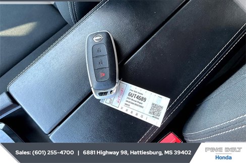 Used 2024 Nissan Rogue S image 9
