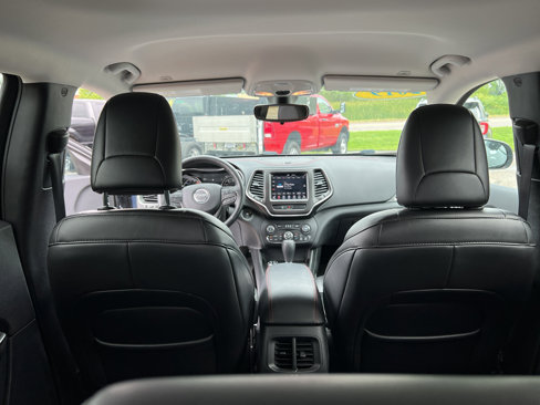 Used 2019 Jeep Cherokee Trailhawk w/ Cold Weather Group image 9