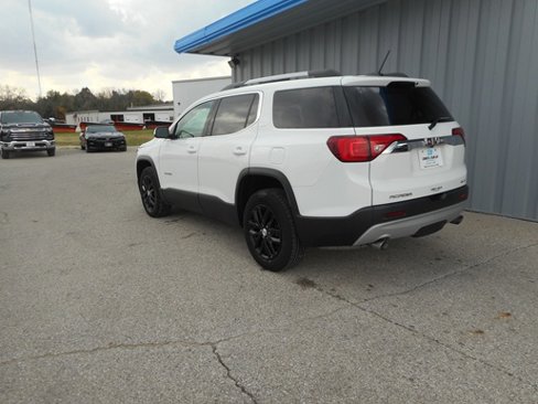 Used 2019 GMC Acadia SLT image 3