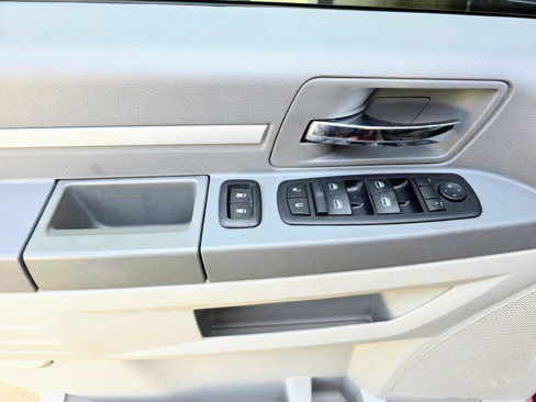 Used 2008 Dodge Grand Caravan SXT image 31