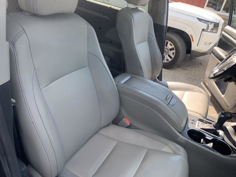 Used 2018 Toyota Highlander XLE image 28