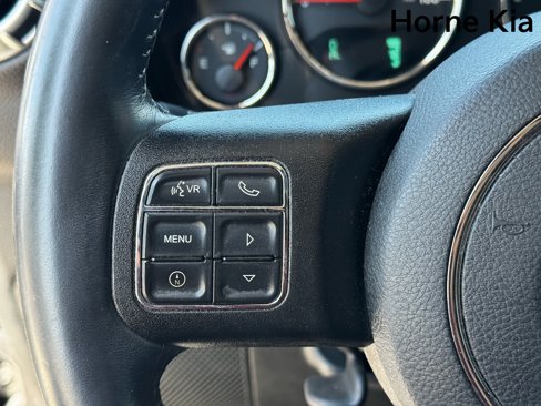 Used 2018 Jeep Wrangler Unlimited Sahara w/ Connectivity Group image 18