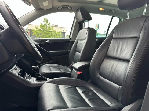 Used 2017 Volkswagen Tiguan Sport image 10