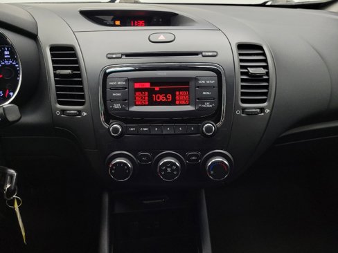 Used 2017 Kia Forte LX image 25
