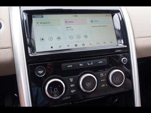 Used 2019 Land Rover Discovery HSE image 32